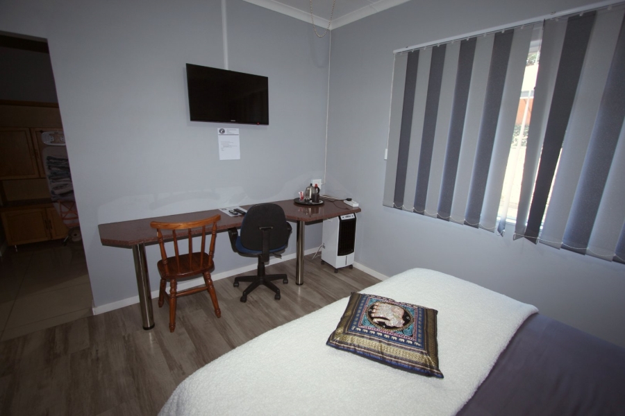 7 Bedroom Property for Sale in Jim Fouchepark Free State